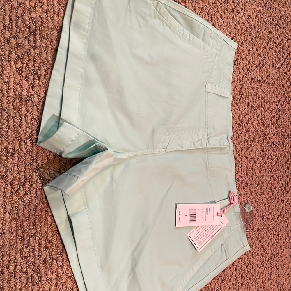 Vineyard vines shorts- new with tags-3.5”size 8
